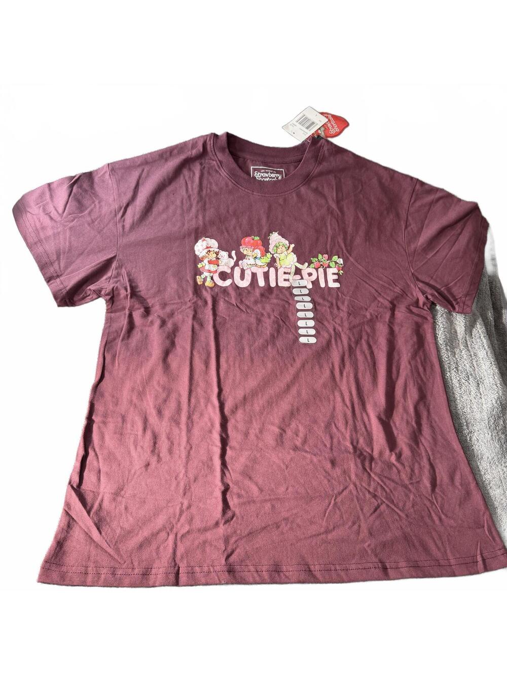 Strawberry Shortcake Cutie Pie Graphic T-Shirt Cabernet  Retro Cartoon Large Y2K